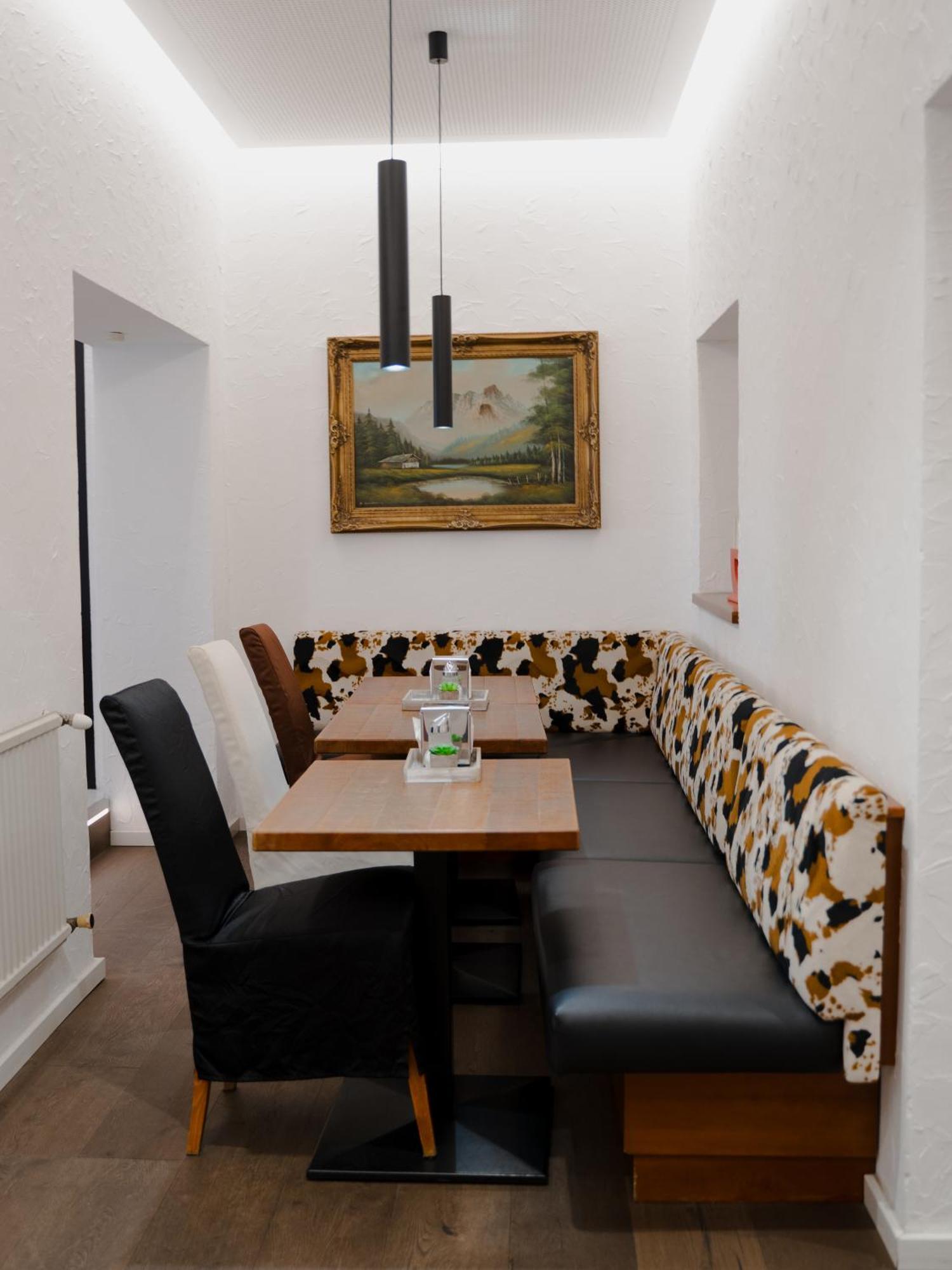 Binders Budget City-Mountain Hotel Innsbruck Buitenkant foto