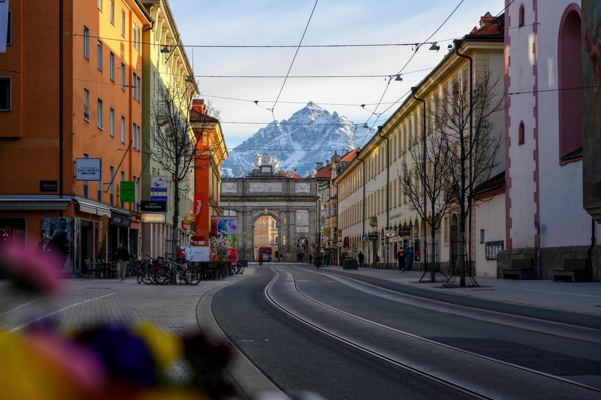 Binders Budget City-Mountain Hotel Innsbruck Buitenkant foto